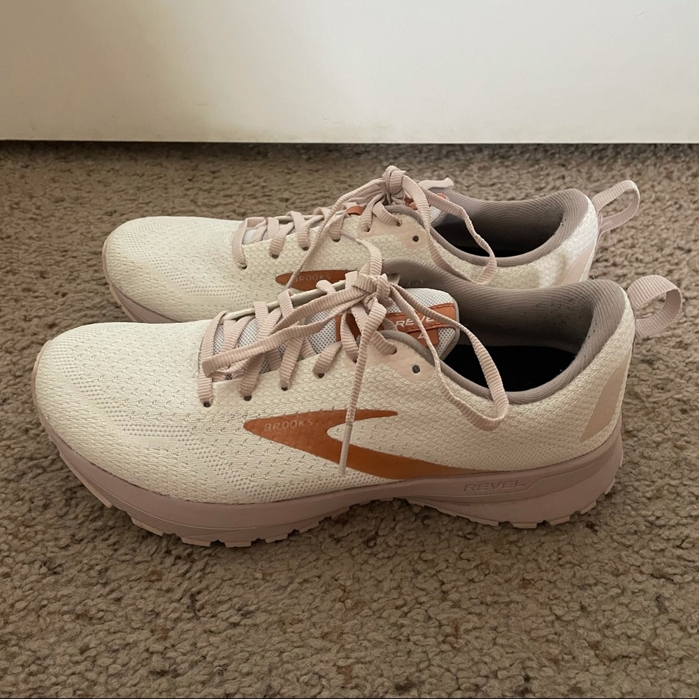 Brooks Revel 4 Pink/Orange Shoes